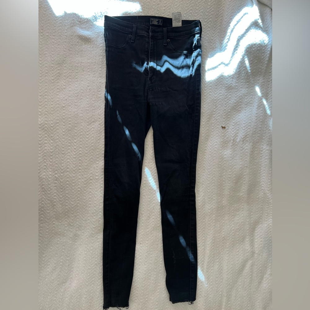 A&F black skinny high waisted jeans